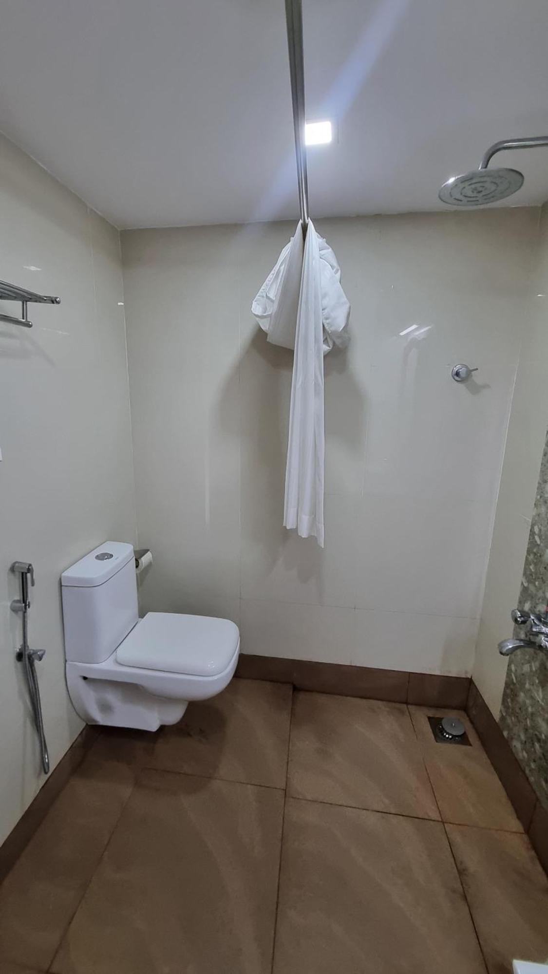 Hotel Savera Park Thrissur Exteriör bild