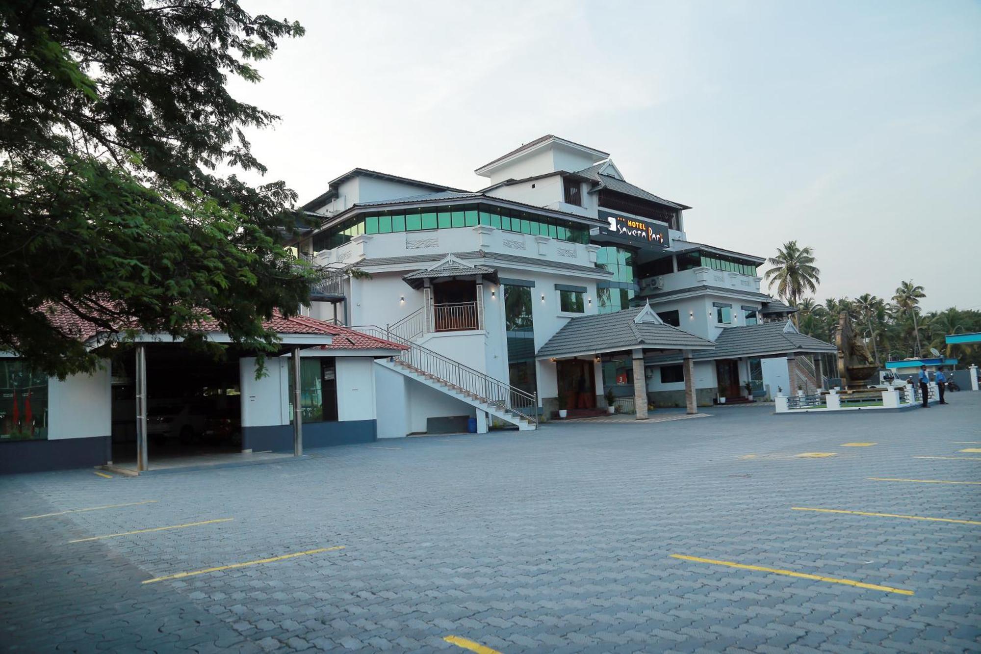Hotel Savera Park Thrissur Exteriör bild
