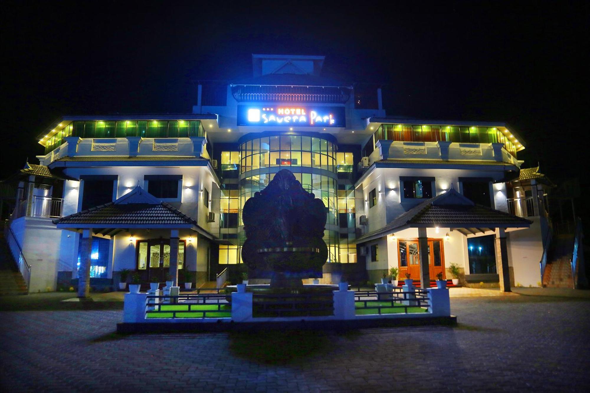 Hotel Savera Park Thrissur Exteriör bild